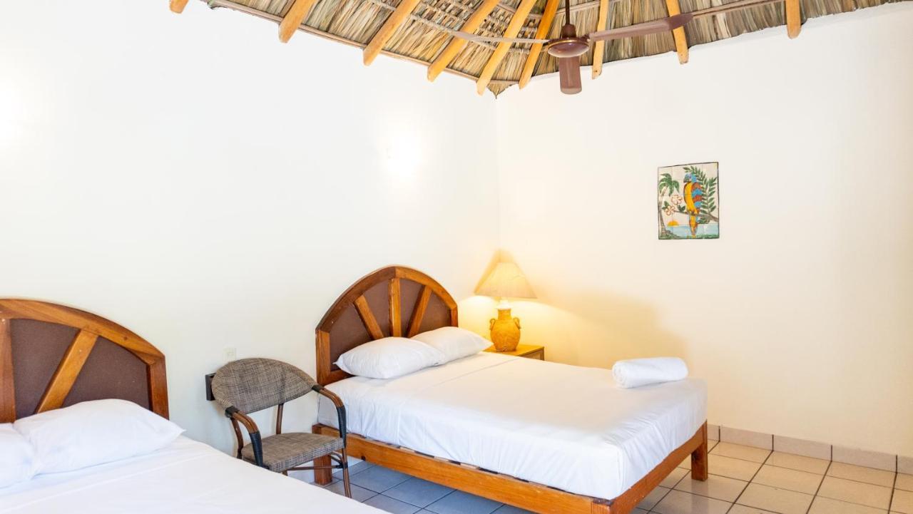 Отель Esencia Puerto Escondido Пуэрто-Эскондидо Экстерьер фото