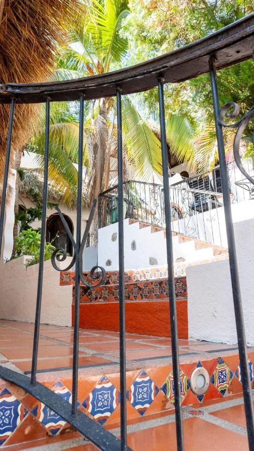 Отель Esencia Puerto Escondido Пуэрто-Эскондидо Экстерьер фото
