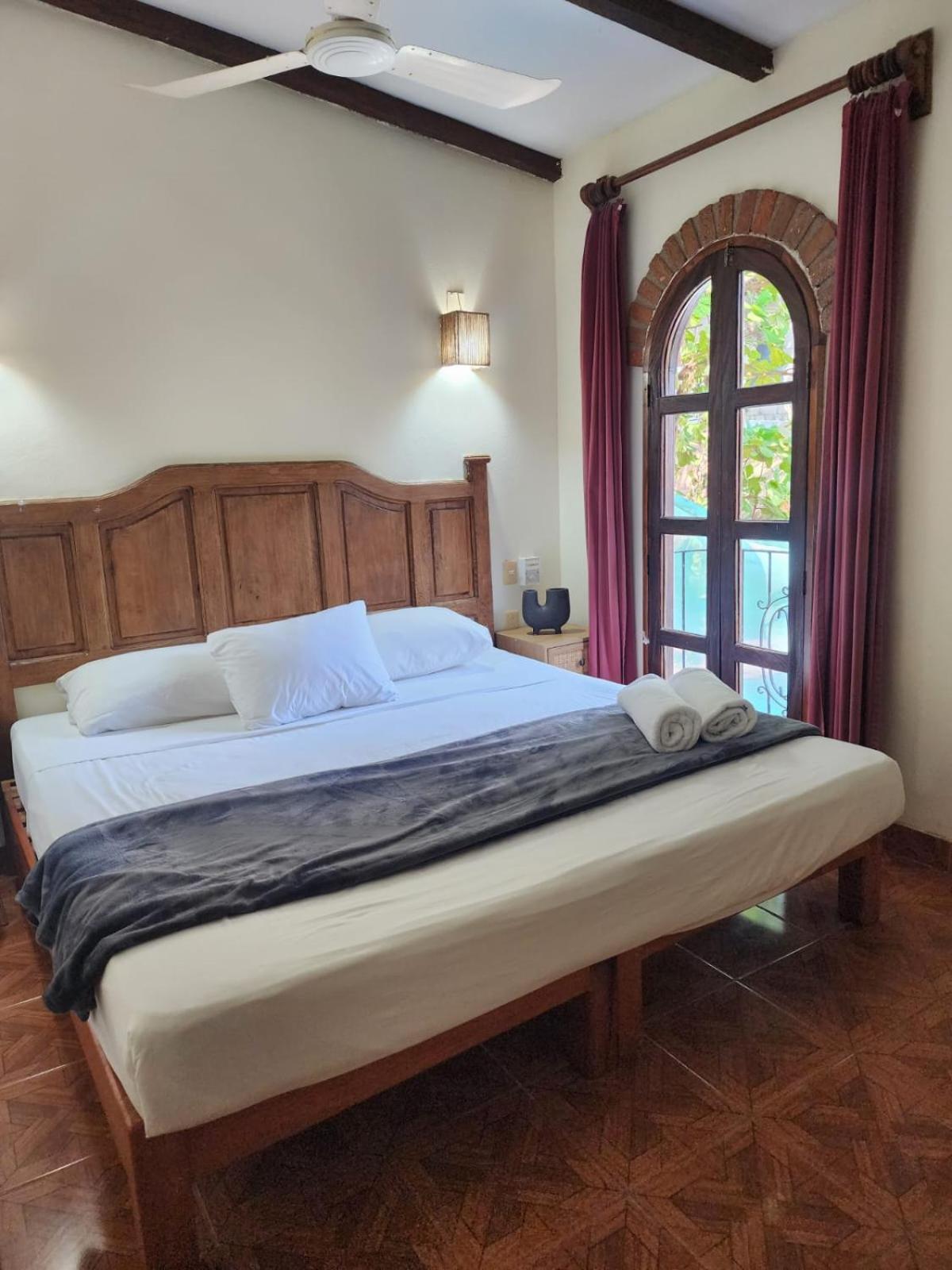 Отель Esencia Puerto Escondido Пуэрто-Эскондидо Экстерьер фото
